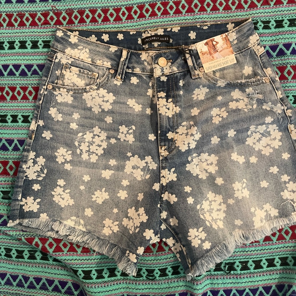Sincerely Jewels Denim & Daisy Jorts in Stretch Denim 🌼